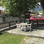 Family Le